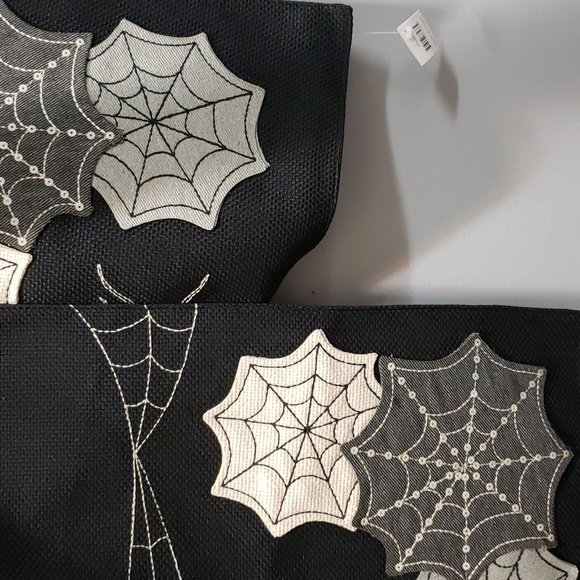 Melrose International NWT Black Table Runner with Appliqued Spider and Webs - Picture 7 of 7